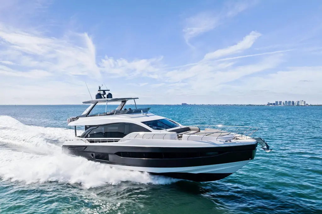 CLEAN TRADE-INS ACCEPTED 2021 Azimut Fly 78 Yacht For Sale in Fort Lauderdale FL