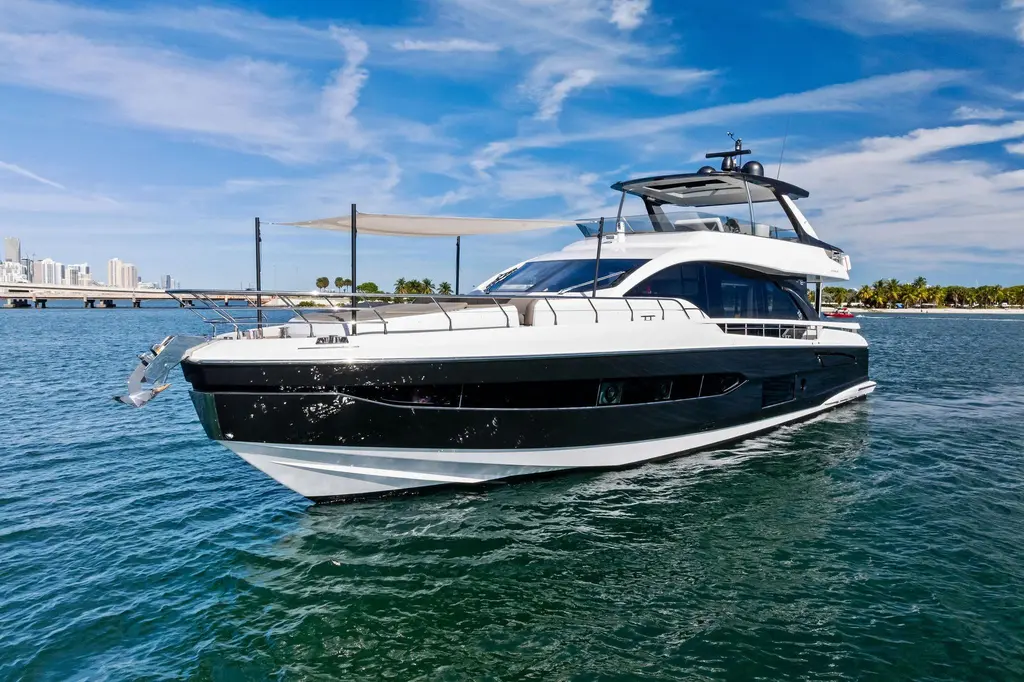 CLEAN TRADE-INS ACCEPTED 2021 Azimut Fly 78 Yacht For Sale in Fort Lauderdale FL
