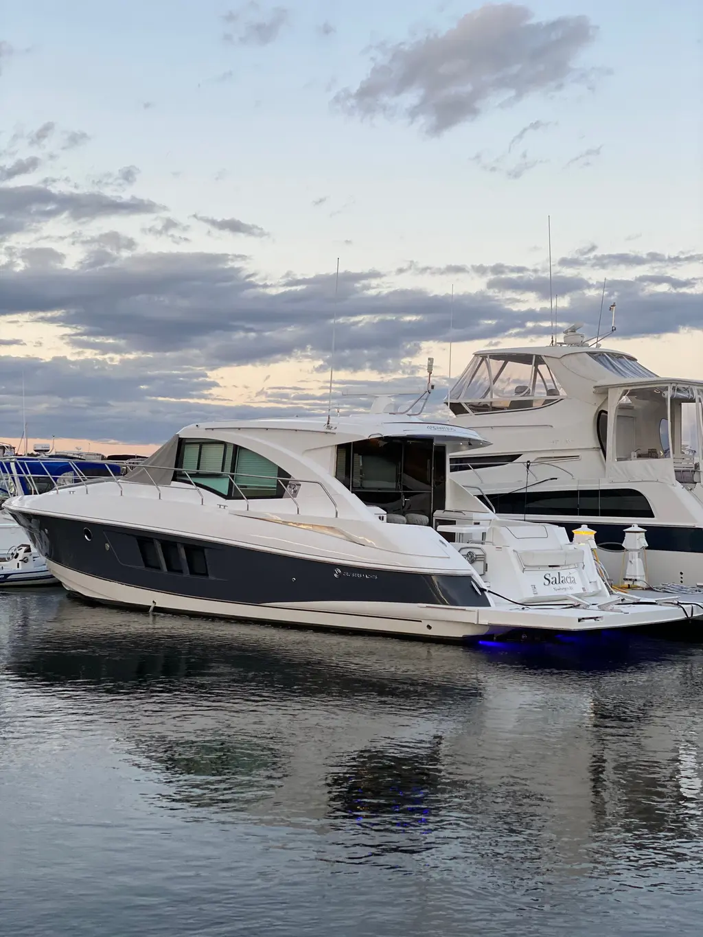 2018 Cruisers Yachts 45 Cantius Yacht For Sale in Danvers MA 2018 Cruisers Yachts 45 Cantius Yacht For Sale in Danvers MA