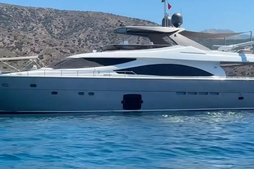 2010 Ferretti Yachts 830 Yacht For Sale in Marmaris 2010 Ferretti Yachts 830 Yacht For Sale in Marmaris