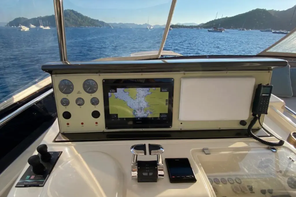 2010 Ferretti Yachts 830 Yacht For Sale in Marmaris 2010 Ferretti Yachts 830 Yacht For Sale in Marmaris