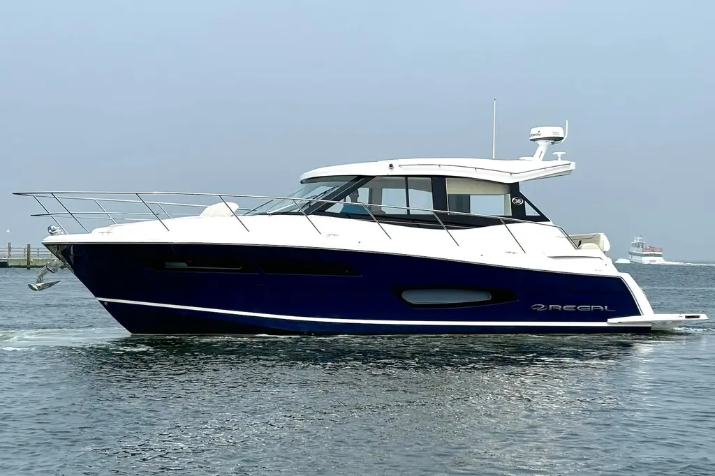 2023 Regal 38 Grande Coupe Yacht For Sale in Mattituck NY 2023 Regal 38 Grande Coupe Yacht For Sale in Mattituck NY
