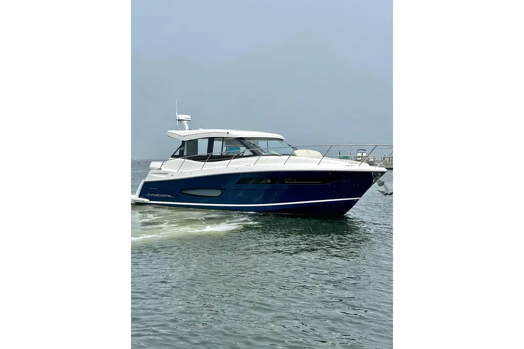 2023 Regal 38 Grande Coupe Yacht For Sale in Mattituck NY 2023 Regal 38 Grande Coupe Yacht For Sale in Mattituck NY