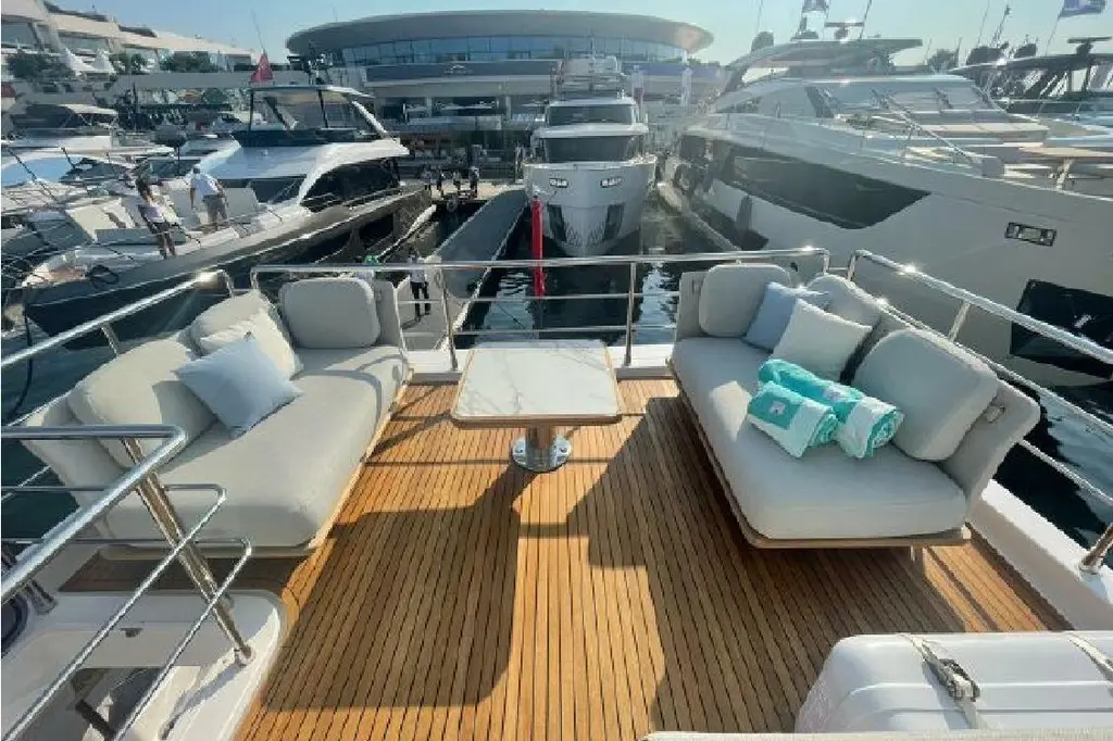 2021 Azimut Fly 60 Yacht For Sale in Nice 2021 Azimut Fly 60 Yacht For Sale in Nice