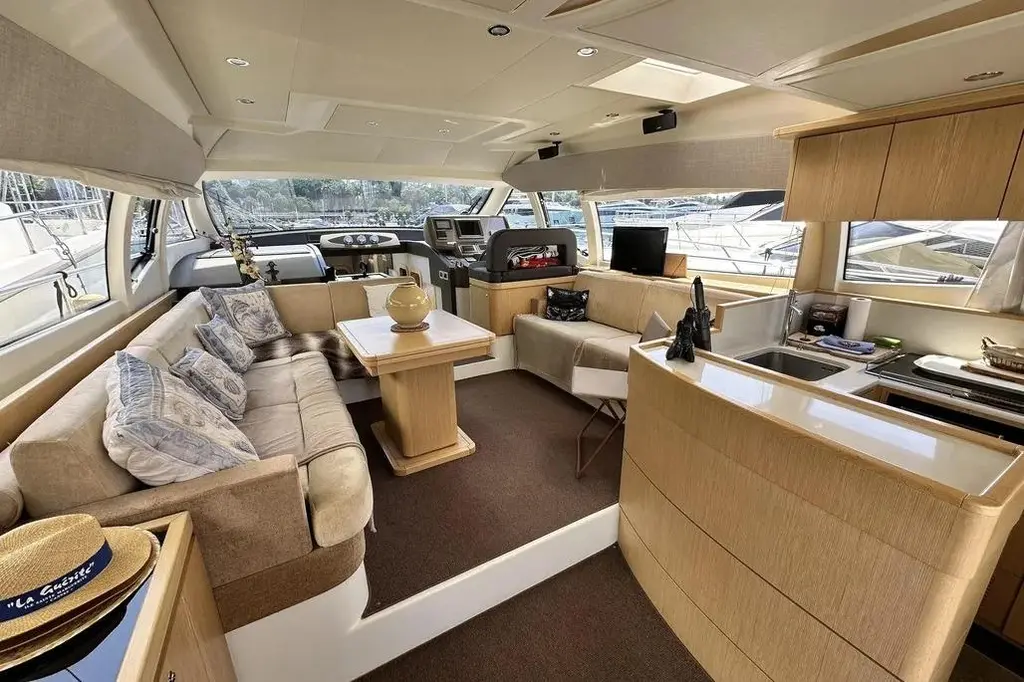 2011 Ferretti Yachts 530 Yacht For Sale in Cannes 2011 Ferretti Yachts 530 Yacht For Sale in Cannes