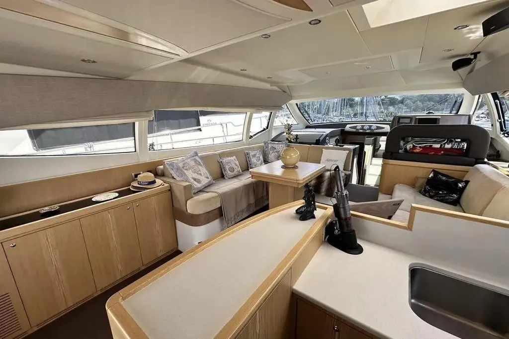 2011 Ferretti Yachts 530 Yacht For Sale in Cannes 2011 Ferretti Yachts 530 Yacht For Sale in Cannes