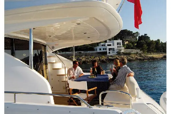 2012 Sunseeker Manhattan 70 Yacht For Sale in Dubai 2012 Sunseeker Manhattan 70 Yacht For Sale in Dubai
