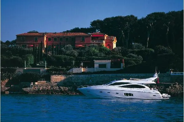 2012 Sunseeker Manhattan 70 Yacht For Sale in Dubai 2012 Sunseeker Manhattan 70 Yacht For Sale in Dubai