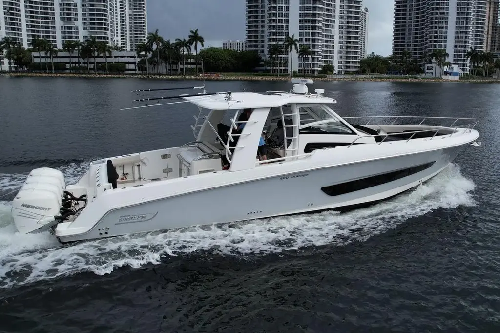 2020 Boston Whaler 420 Outrage Yacht For Sale in Aventura FL 2020 Boston Whaler 420 Outrage Yacht For Sale in Aventura FL
