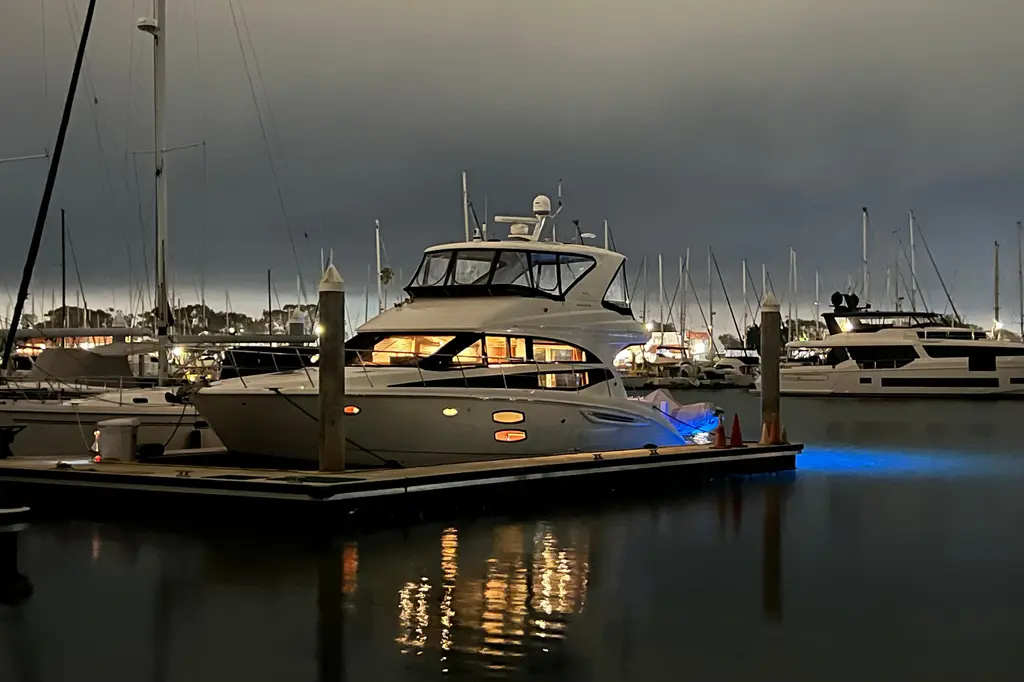 2013 Meridian 441 Sedan Yacht For Sale in San Diego CA 2013 Meridian 441 Sedan Yacht For Sale in San Diego CA