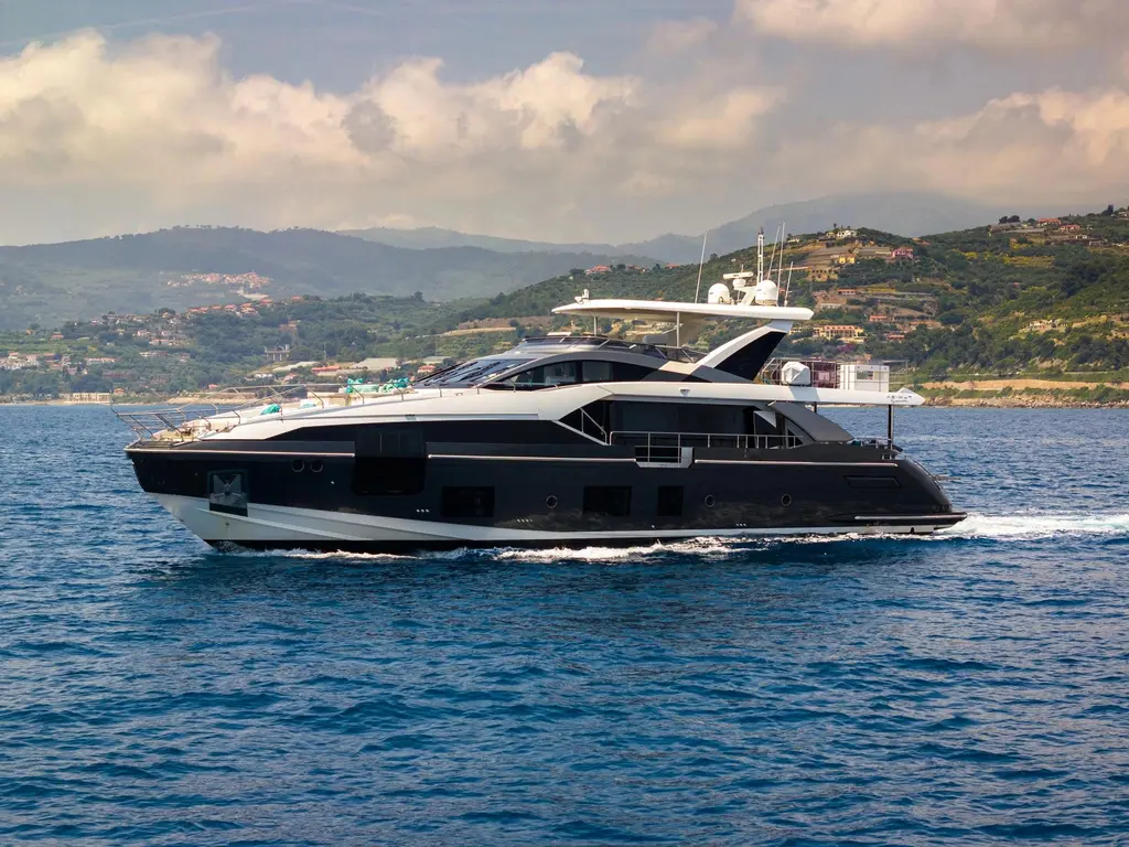 27 METRI 2019 Azimut Grande 27M Yacht For Sale in Imperia 27 METRI 2019 Azimut Grande 27M Yacht For Sale in Imperia