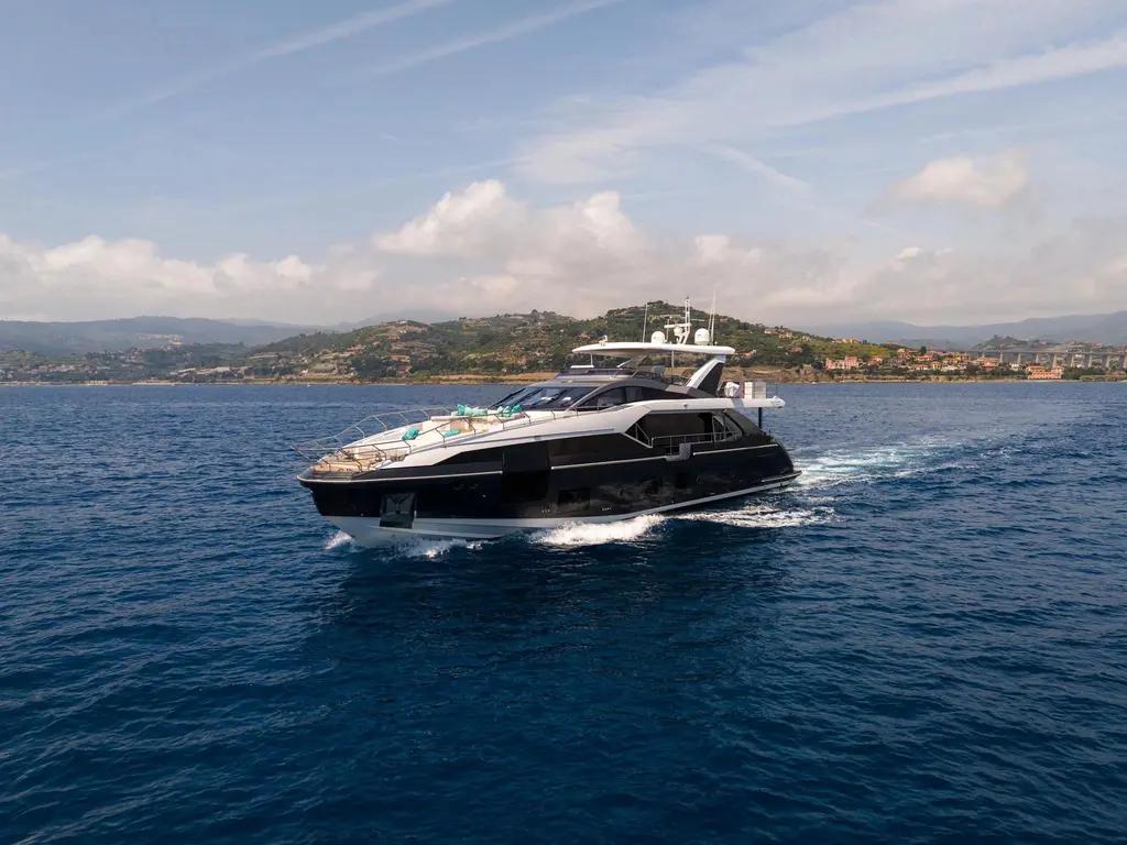 27 METRI 2019 Azimut Grande 27M Yacht For Sale in Imperia 27 METRI 2019 Azimut Grande 27M Yacht For Sale in Imperia