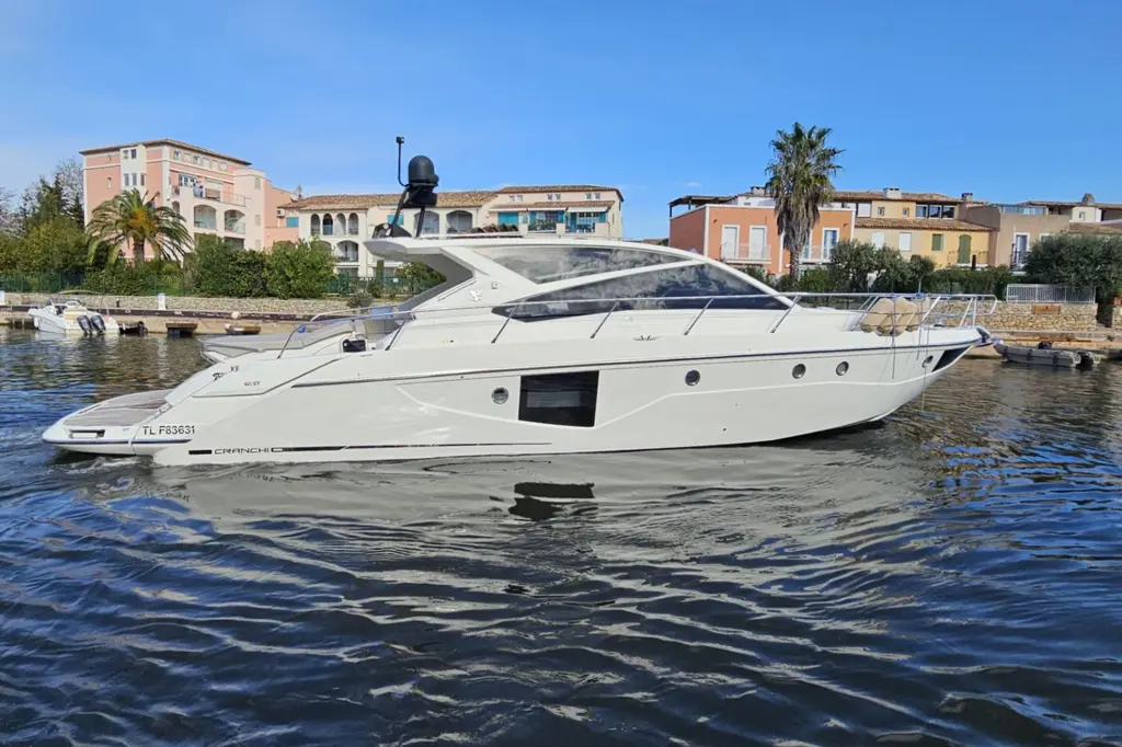 CRANCHI 2019 Cranchi 60 ST Yacht Class Yacht For Sale in Fréjus 83 CRANCHI 2019 Cranchi 60 ST Yacht Class Yacht For Sale in Fréjus 83