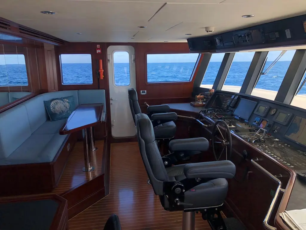 SAMSARA 2017 Custom Overing Yacht For Sale in Nassau 
