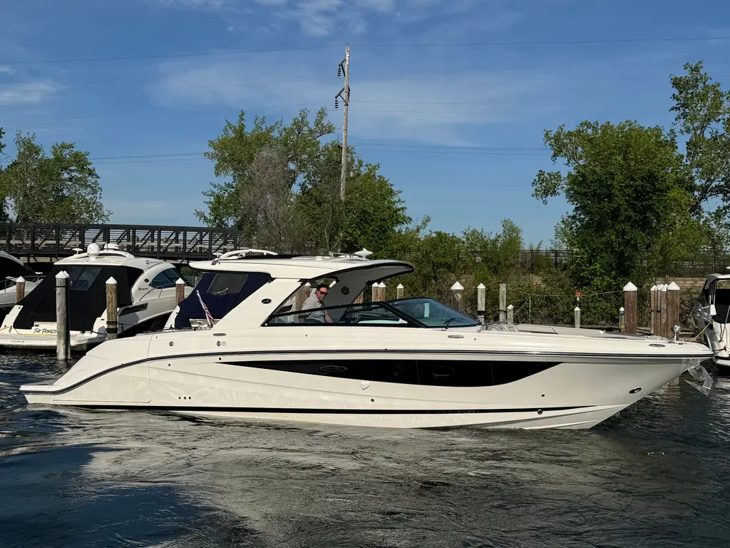 2023 Sea Ray SLX 400 Yacht For Sale in Excelsior MN 2023 Sea Ray SLX 400 Yacht For Sale in Excelsior MN