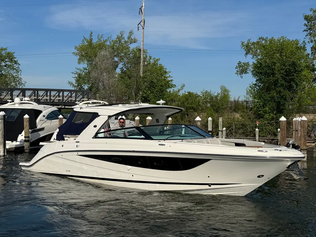 2023 Sea Ray SLX 400 Yacht For Sale in Excelsior MN 2023 Sea Ray SLX 400 Yacht For Sale in Excelsior MN