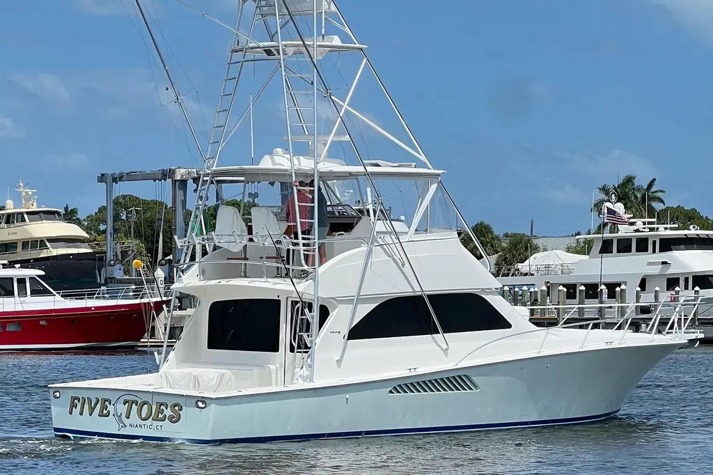 FIVE TOES 2007 Viking 52 Convertible Yacht For Sale in Niantic CT FIVE TOES 2007 Viking 52 Convertible Yacht For Sale in Niantic CT