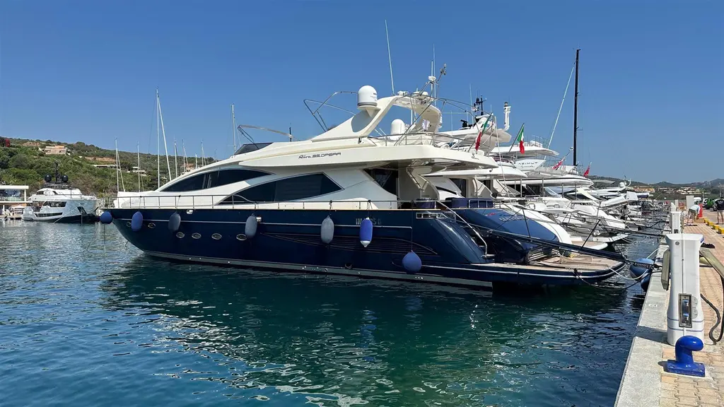 2004 Riva 85' Opera Yacht For Sale in Mar Tirreno 2004 Riva 85' Opera Yacht For Sale in Mar Tirreno