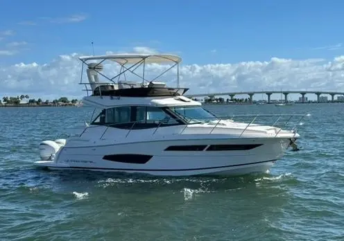 2024 Regal 38 FXO Yacht For Sale in 2024 Regal 38 FXO Yacht For Sale in
