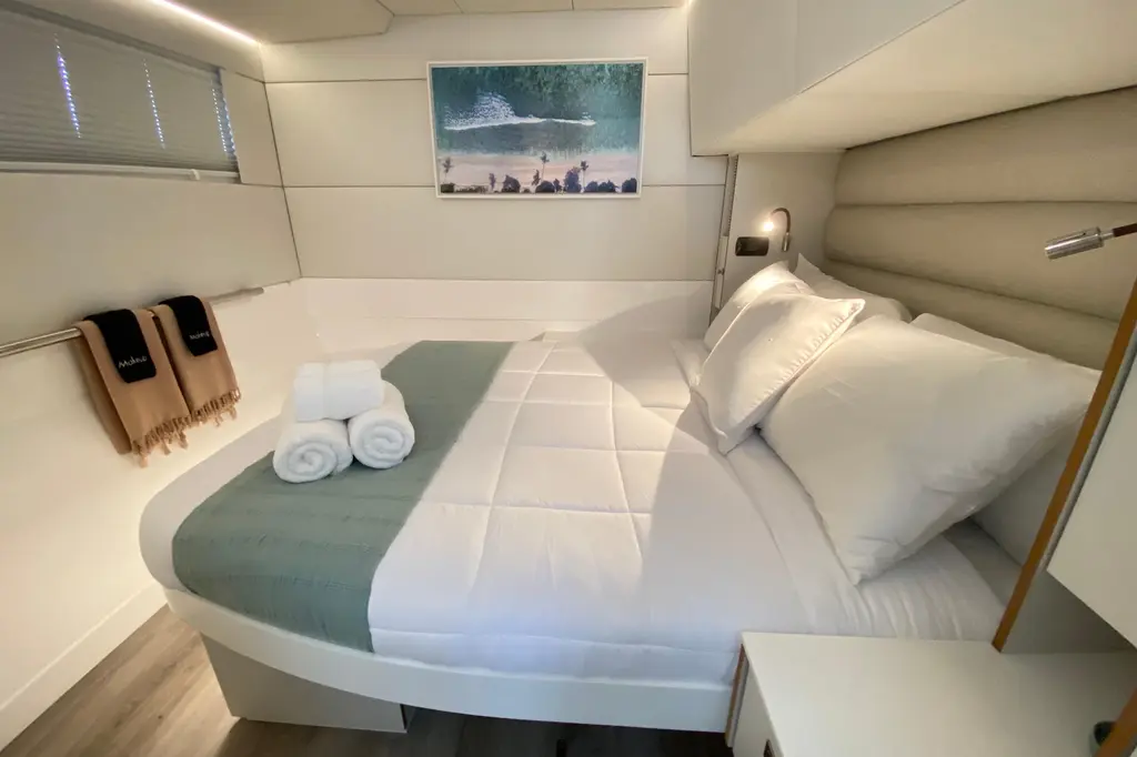 Home Again 2021 Voyage Yachts 590e Yacht For Sale in Frenchmans Cay 