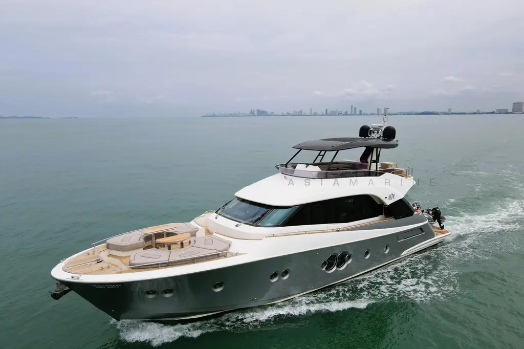 2015 Monte Carlo Yachts MCY 70 Yacht For Sale in Na Chom Thian 2015 Monte Carlo Yachts MCY 70 Yacht For Sale in Na Chom Thian