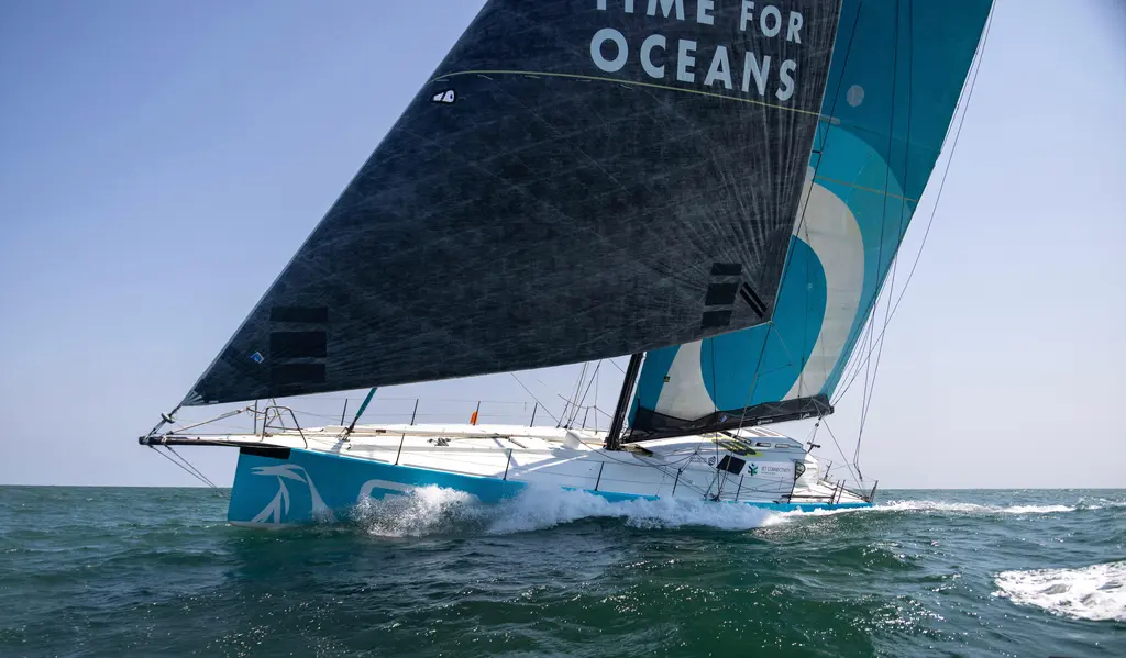 Gentoo 2007 Custom IMOCA 60 Yacht For Sale in Gosport E19 Gentoo 2007 Custom IMOCA 60 Yacht For Sale in Gosport E19