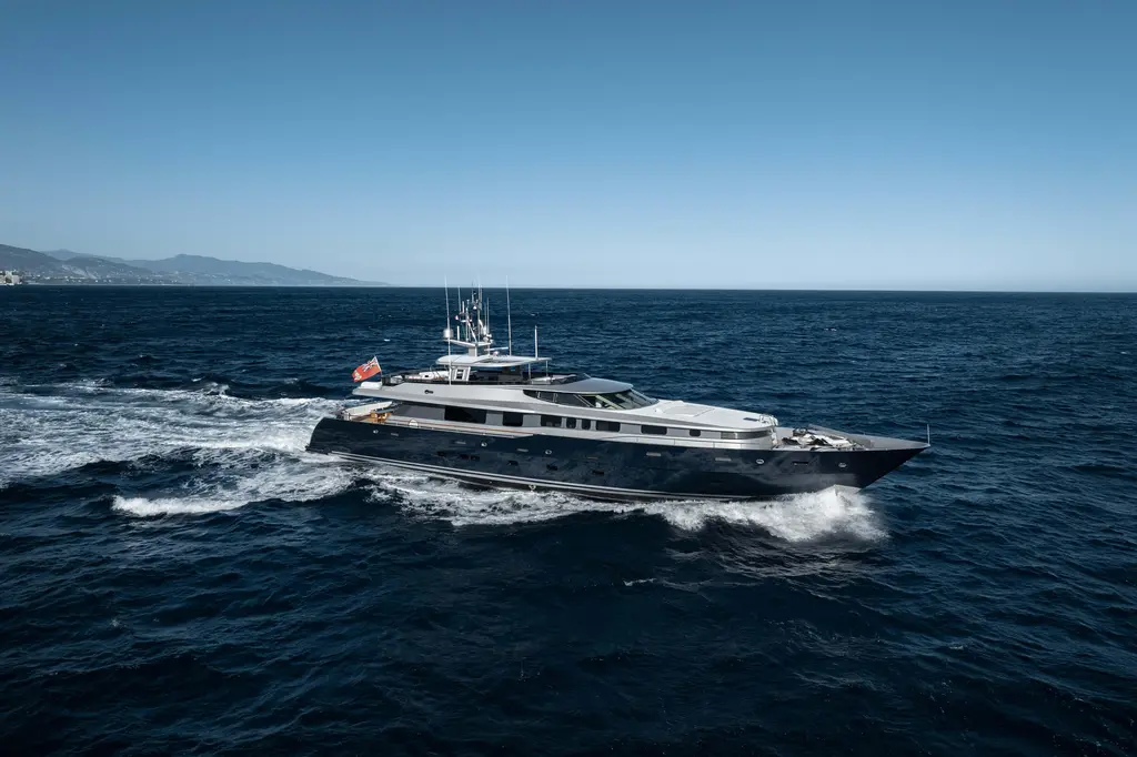 AURA 2006 Alloy Yachts AY32 Yacht For Sale in Monaco AURA 2006 Alloy Yachts AY32 Yacht For Sale in Monaco