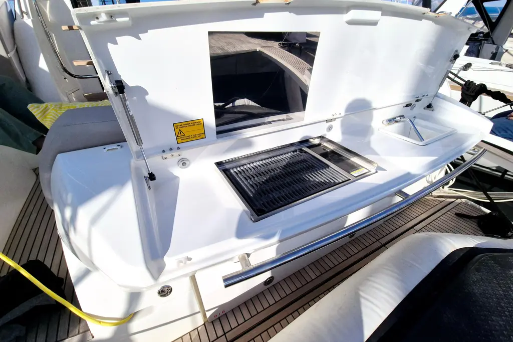 2021 Prestige 420 Yacht For Sale in Antibes 2021 Prestige 420 Yacht For Sale in Antibes