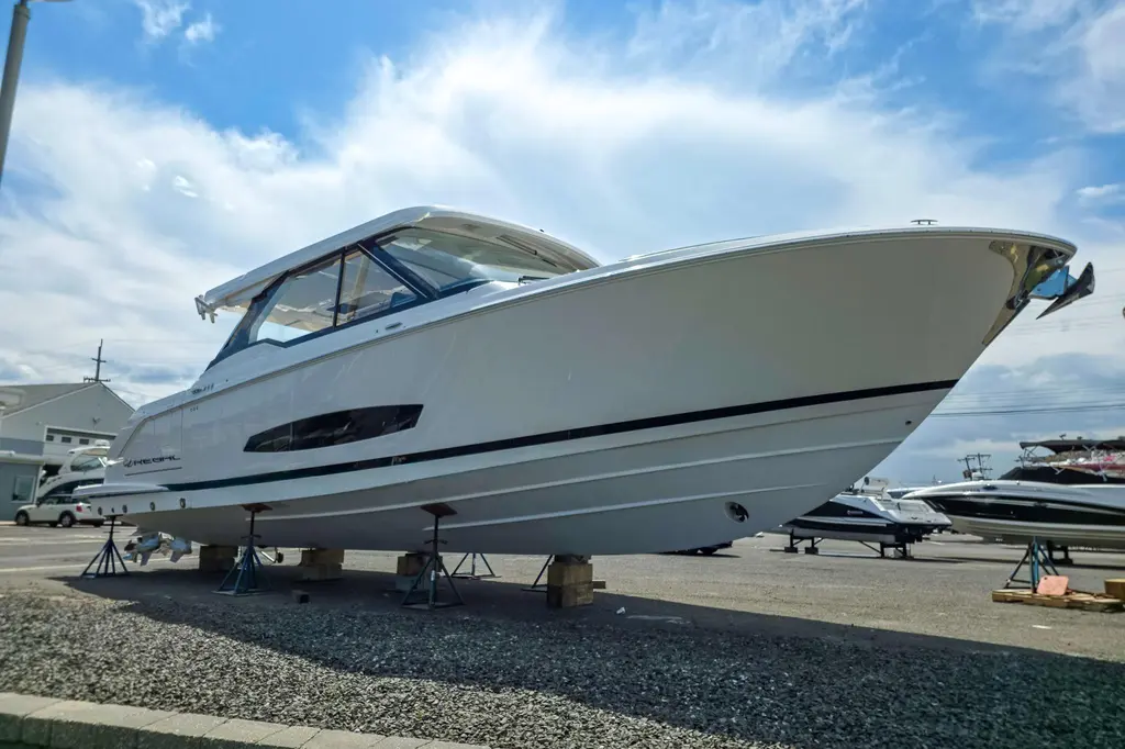 2026 Regal LX43 Yacht For Sale in Ship Bottom NJ 2026 Regal LX43 Yacht For Sale in Ship Bottom NJ