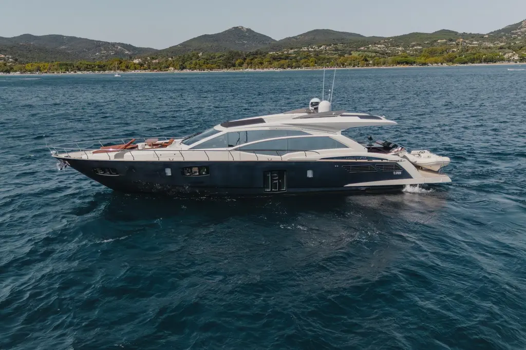 SCUDERIA 2010 Absolute Yachts 70 STY Yacht For Sale in Cogolin 83 SCUDERIA 2010 Absolute Yachts 70 STY Yacht For Sale in Cogolin 83