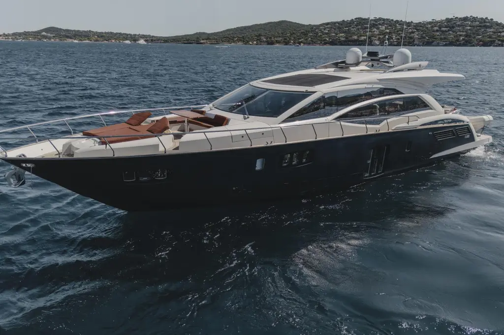 SCUDERIA 2010 Absolute Yachts 70 STY Yacht For Sale in Cogolin 83 SCUDERIA 2010 Absolute Yachts 70 STY Yacht For Sale in Cogolin 83