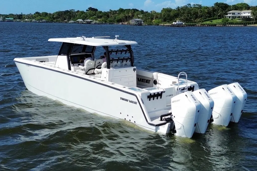 White Hull 2025 Twin Vee 400 GFX2 CC Yacht For Sale in Stuart FL White Hull 2025 Twin Vee 400 GFX2 CC Yacht For Sale in Stuart FL