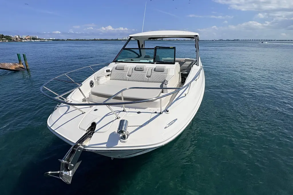 FEDANA 2026 Sea Ray Sundancer 320 Outboard Yacht For Sale in Cancún FEDANA 2026 Sea Ray Sundancer 320 Outboard Yacht For Sale in Cancún