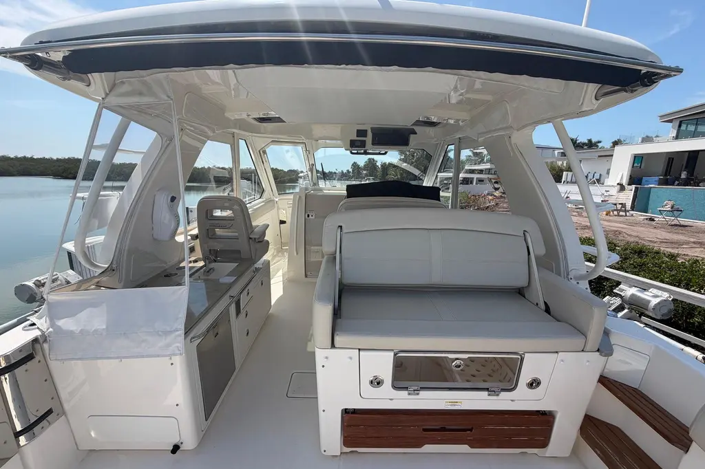 2022 Boston Whaler 380 Realm Yacht For Sale in Wilmington NC 2022 Boston Whaler 380 Realm Yacht For Sale in Wilmington NC