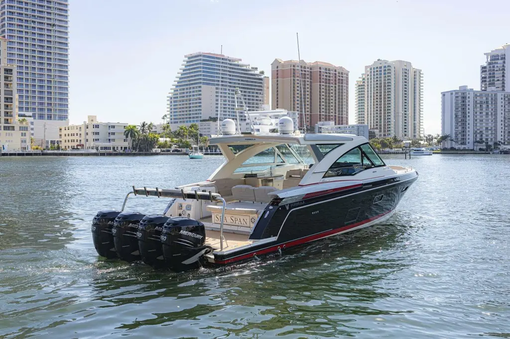 Seaspan 2018 Formula 430 Super Sport Crossover Yacht For Sale in Dania Beach FL