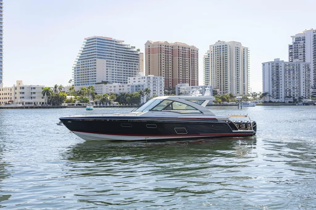 Seaspan 2018 Formula 430 Super Sport Crossover Yacht For Sale in Dania Beach FL