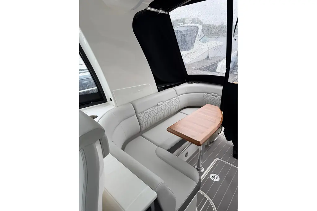 2022 Sea Ray Sundancer 370 Outboard Yacht For Sale in Greenwich CT 2022 Sea Ray Sundancer 370 Outboard Yacht For Sale in Greenwich CT