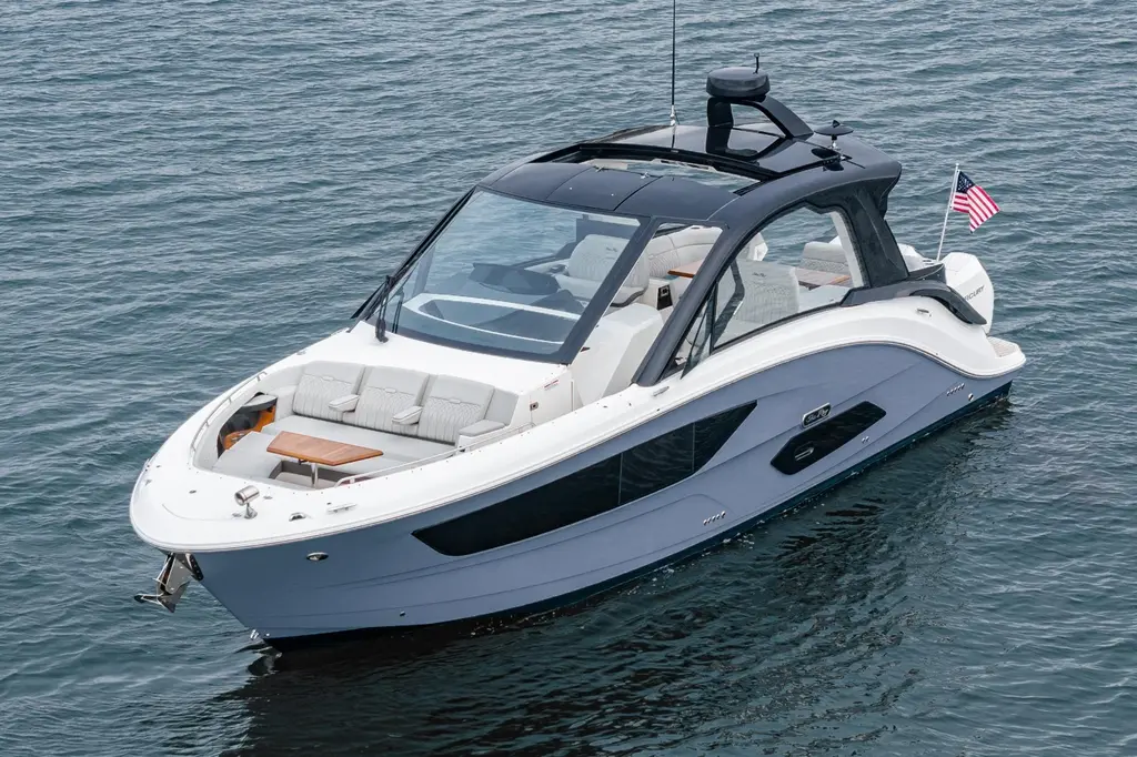 2022 Sea Ray Sundancer 370 Outboard Yacht For Sale in Greenwich CT 2022 Sea Ray Sundancer 370 Outboard Yacht For Sale in Greenwich CT