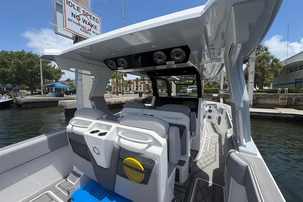 290 Hours 2024 Fountain 38 SCX Yacht For Sale in Fort Lauderdale FL 290 Hours 2024 Fountain 38 SCX Yacht For Sale in Fort Lauderdale FL
