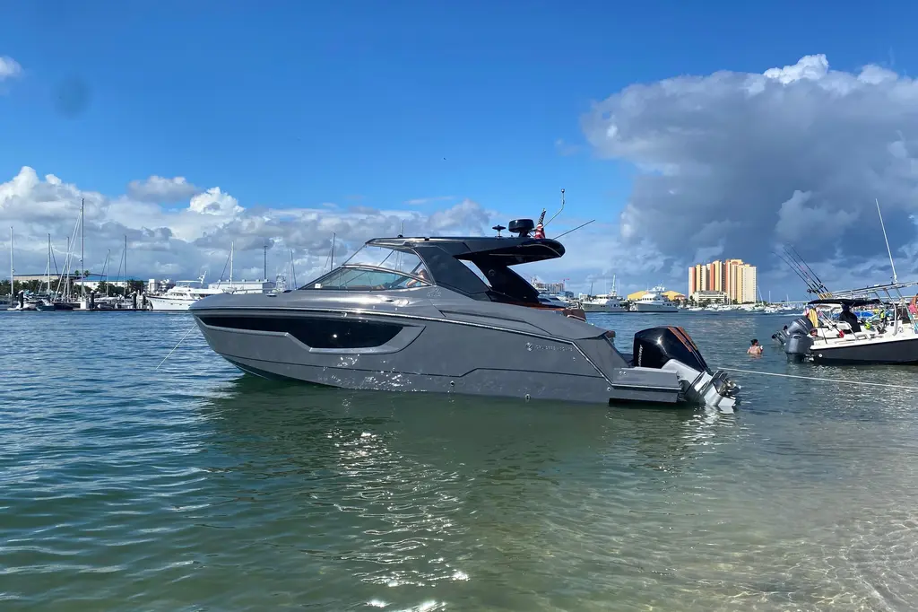 2022 cruisers yachts 38 gls ob north palm beach florida for sale