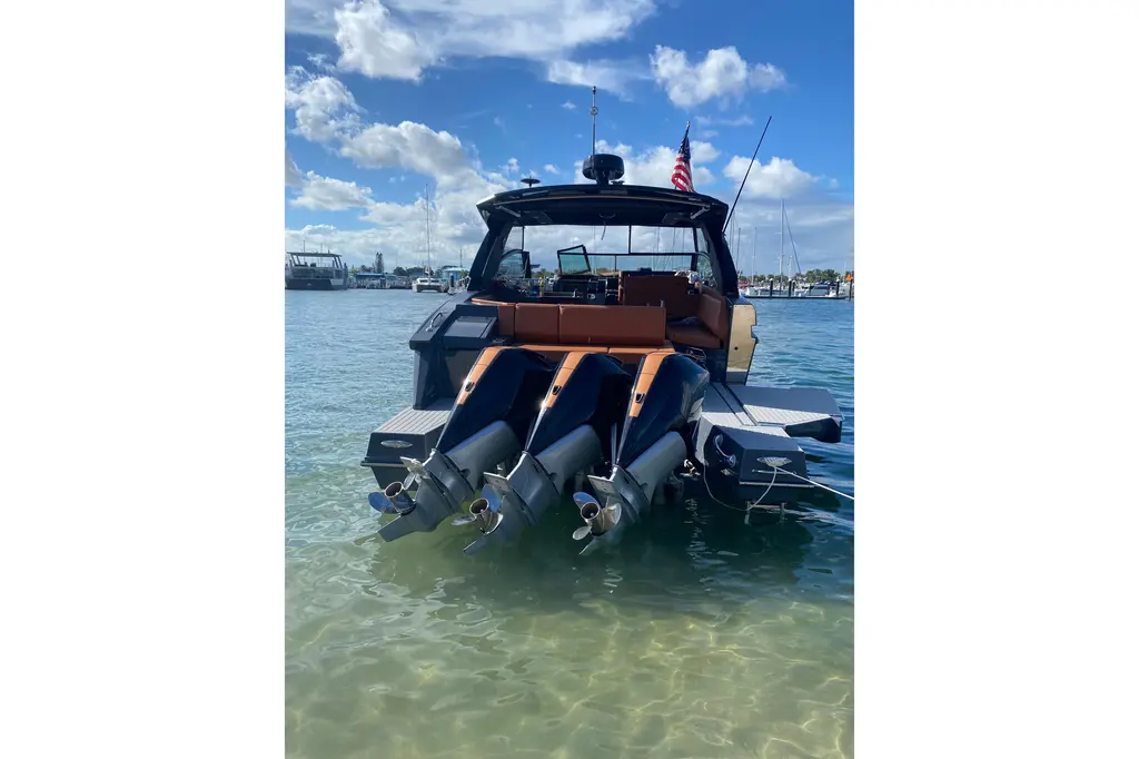 2022 Cruisers Yachts 38 GLS OB Yacht For Sale in North Palm Beach FL 2022 Cruisers Yachts 38 GLS OB Yacht For Sale in North Palm Beach FL