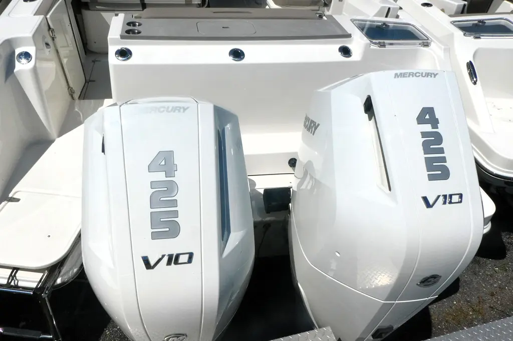 2026 Boston Whaler 330 Vantage Yacht For Sale in Grasonville MD 2026 Boston Whaler 330 Vantage Yacht For Sale in Grasonville MD