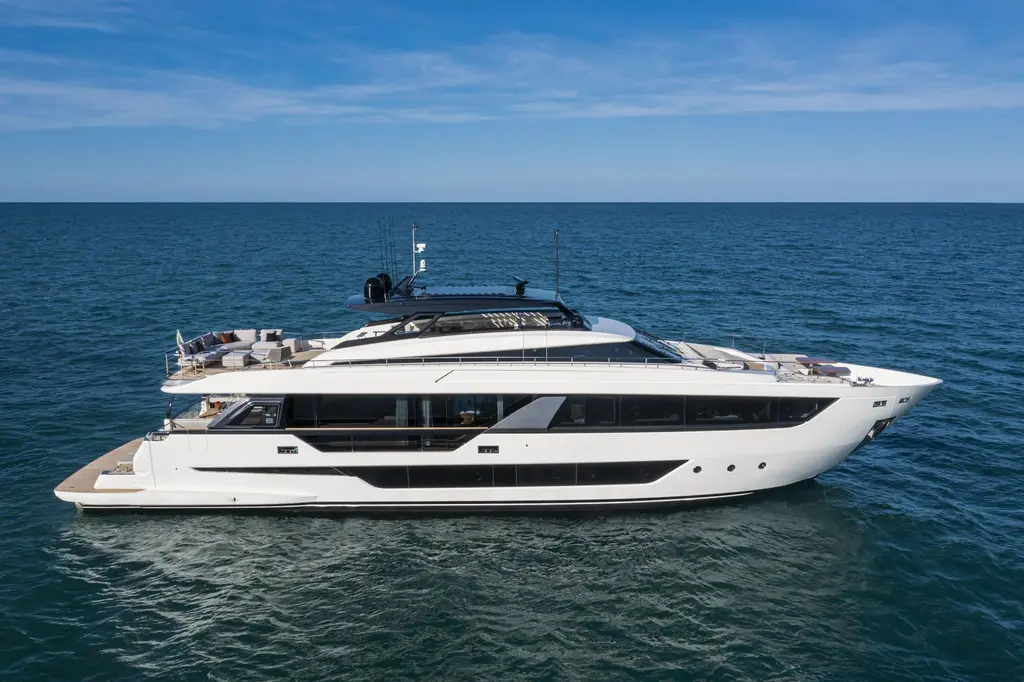 DANIMA 2023 Ferretti Yachts 1000 Yacht For Sale in Naples IT-NA DANIMA 2023 Ferretti Yachts 1000 Yacht For Sale in Naples IT-NA