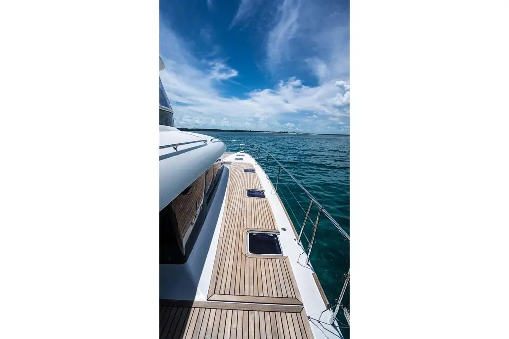 PLAYTIME 2018 Lagoon 630 Motor Yacht Yacht For Sale in Nassau 