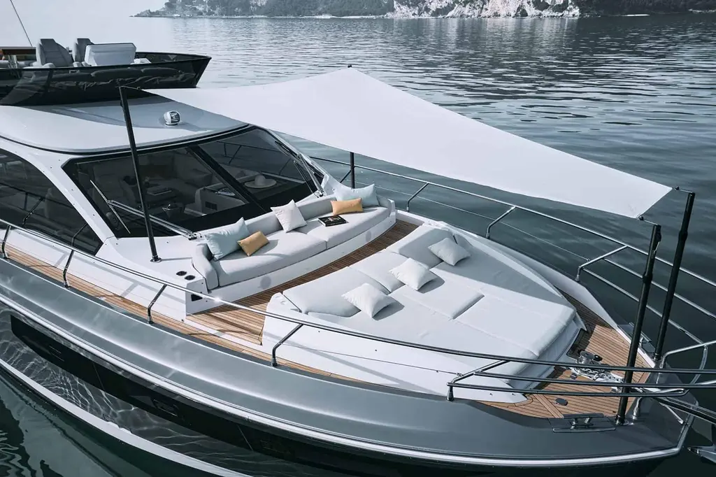 2023 Azimut Fly 53 Yacht For Sale in Dubai 2023 Azimut Fly 53 Yacht For Sale in Dubai
