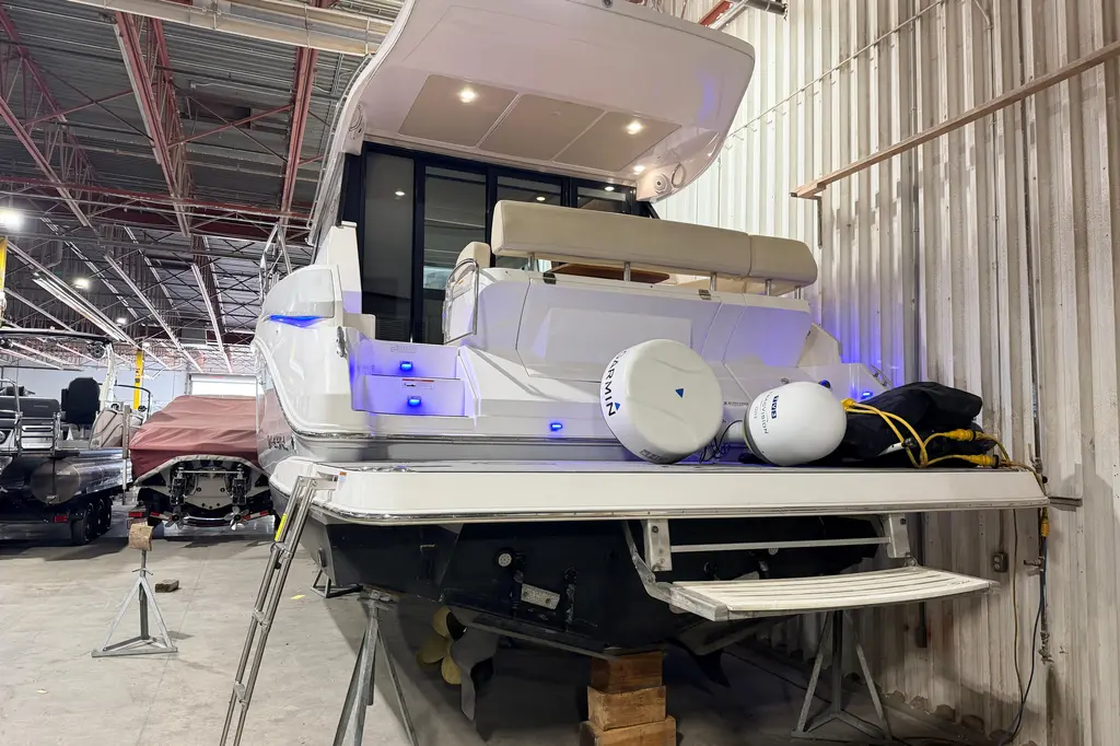 2019 Regal 42 Grande Coupe Yacht For Sale in Kelowna BC 2019 Regal 42 Grande Coupe Yacht For Sale in Kelowna BC