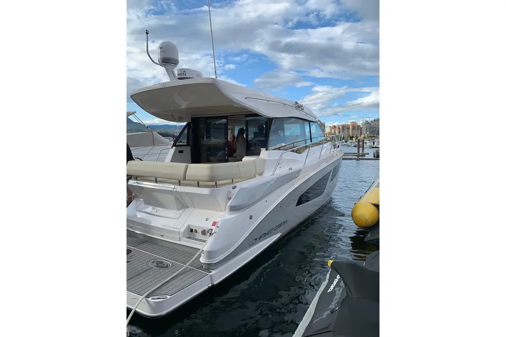 2019 Regal 42 Grande Coupe Yacht For Sale in Kelowna BC 2019 Regal 42 Grande Coupe Yacht For Sale in Kelowna BC