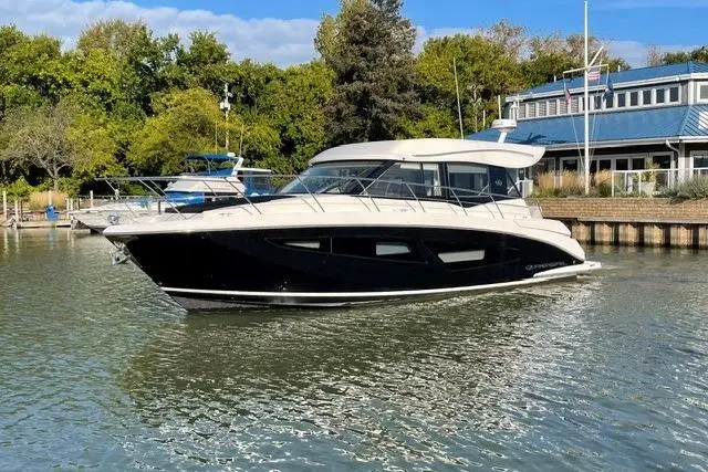 2021 Regal 42 Grande Coupe Yacht For Sale in Sandusky OH 2021 Regal 42 Grande Coupe Yacht For Sale in Sandusky OH