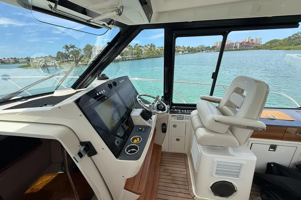 BOSTON WHALER 405 CONQUEST 2023 Boston Whaler 405 Conquest Yacht For Sale in Sarasota FL BOSTON WHALER 405 CONQUEST 2023 Boston Whaler 405 Conquest Yacht For Sale in Sarasota FL