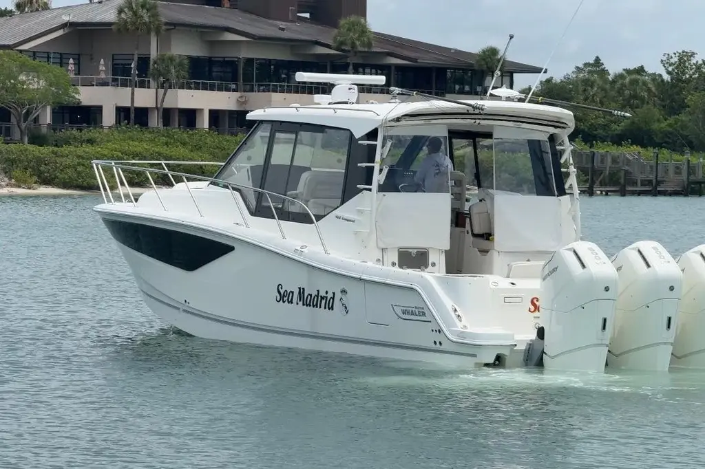 BOSTON WHALER 405 CONQUEST 2023 Boston Whaler 405 Conquest Yacht For Sale in Sarasota FL BOSTON WHALER 405 CONQUEST 2023 Boston Whaler 405 Conquest Yacht For Sale in Sarasota FL